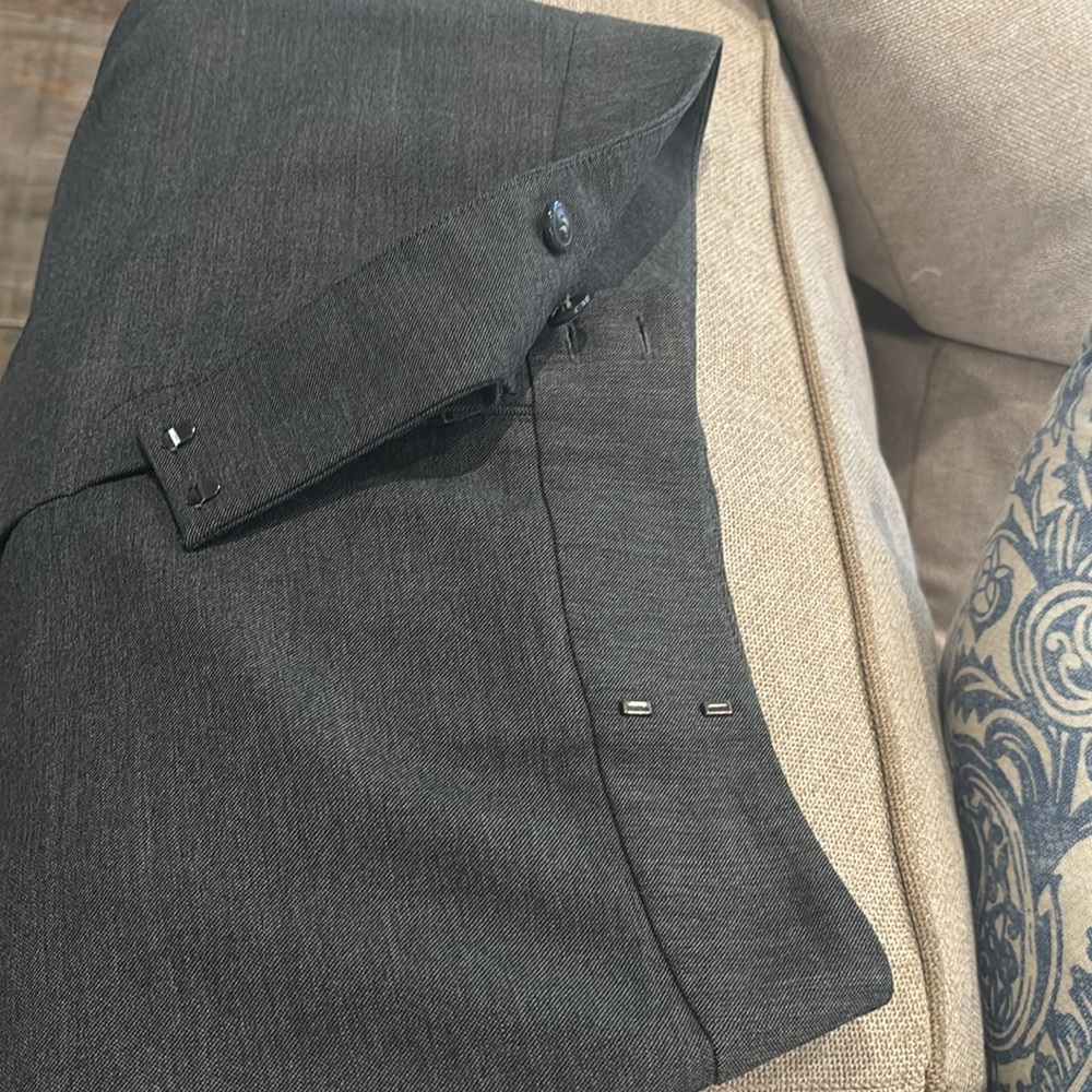 Tahari Classic Gray Double-Breasted Suit - Picture 15 of 15